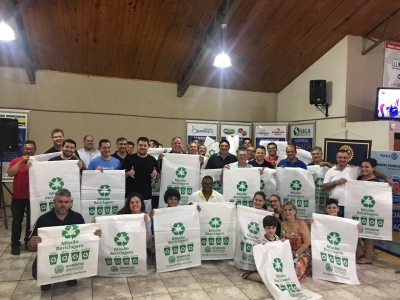 Divisão Do Meio Ambiente Realiza Entrega Dos Sacos De Ráfia Ao Rotary Club De Rondon