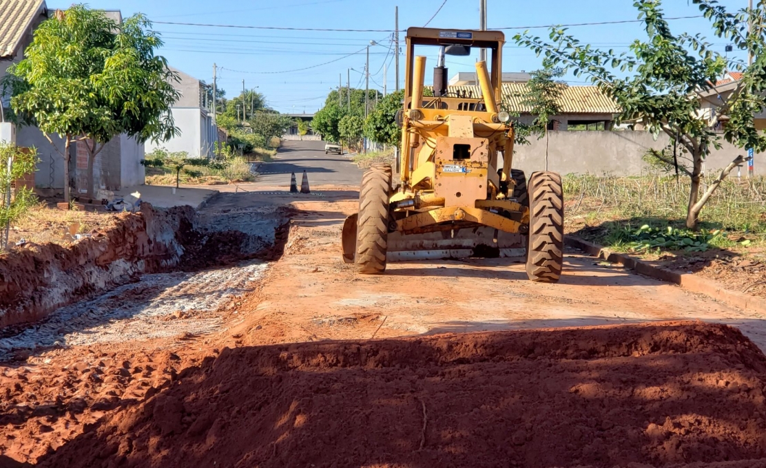 Trecho Da Rua Coréia (jardim Golden Par) Também Recebe Serviços De Recapeamento As...