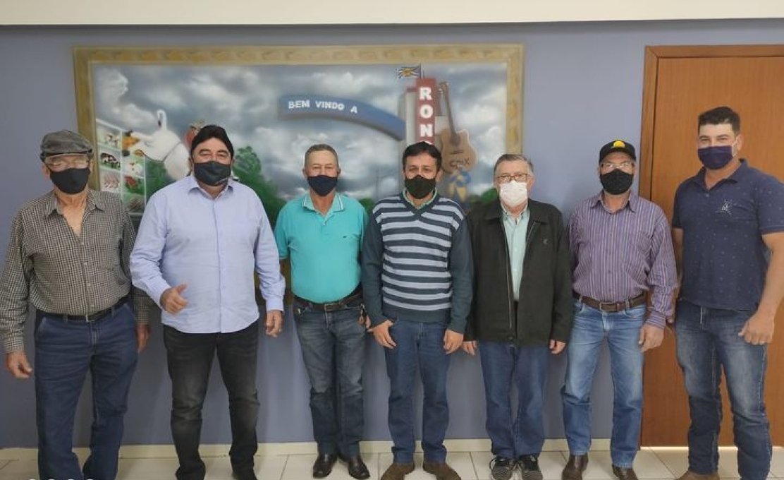 Associação dos Produtores de leite de Rondon e região se reúnem com Prefeito Roberto Correda...