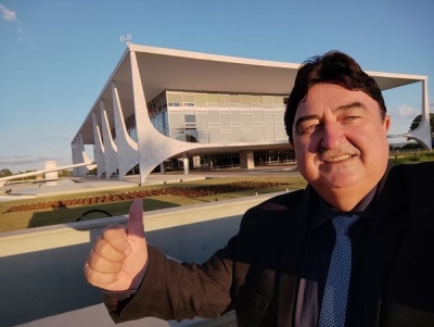 PREFEITO ROBERTO CORREDATO CUMPRE AGENDA EM BRASÍLIA COM A SECRETÁRIA ESPECIAL DE GOVERNO