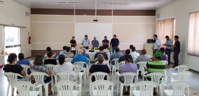 Agricultores Participam De Reunião Técnica Sobre O Plantio De Maracujá