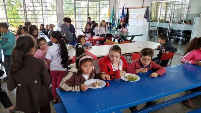 Merenda Escolar Proporciona Aos Alunos Cardápio Variado E Rico Em Nutrientes