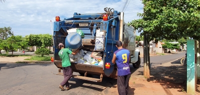 Coletores da cidade relatam acidentes provocados pelo descarte inadequado de materiais cortantes