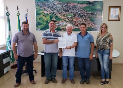 Entrega Do Termo de Concessão de Direito Real de Uso de Bem Público Regulamentado para a Empresa LN Transportes