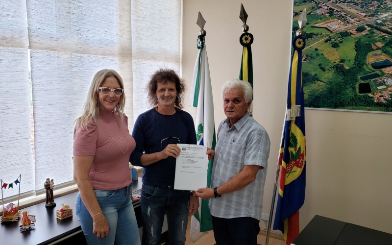 Município De Rondon Entrega Escritura Pública De Terreno E Registro Do Imóvel A Empresa Auto Escola Rondon