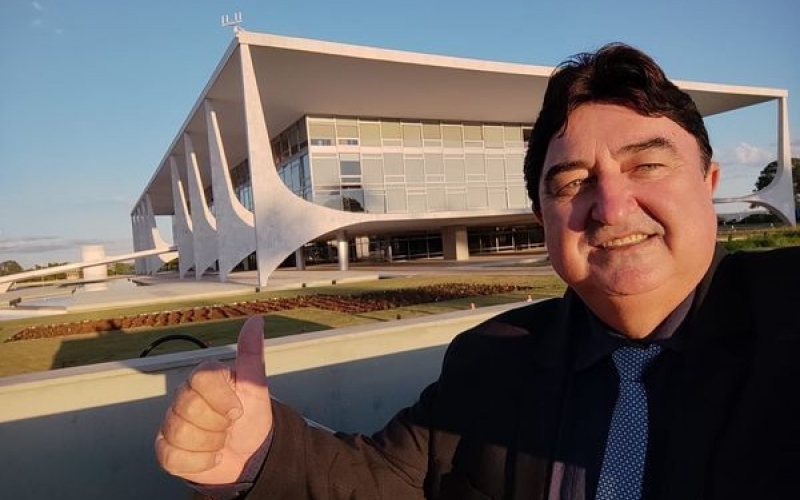 PREFEITO ROBERTO CORREDATO CUMPRE AGENDA EM BRASÍLIA COM A SECRETÁRIA ESPECIAL DE GOVERNO