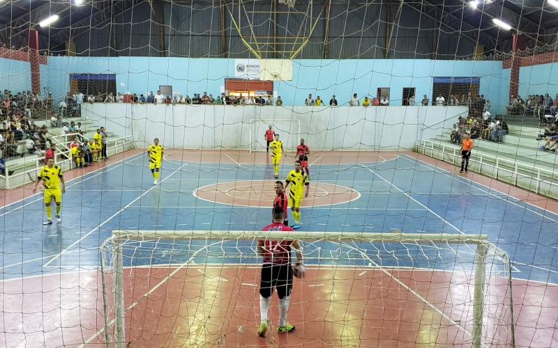 Ferraz Tur E Dínamo/Bar Do Abrair Estão Na Final Do Campeonato Regional De Futsal De Rondon