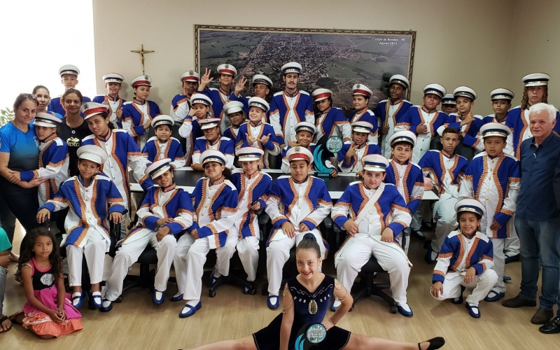 Fanfarra: Entrega Simbólica Do Troféu De Campeã Ao Município