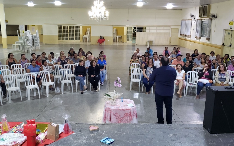 Creas Realiza Palestra Em Alusão Ao Dia Internacional Do Idoso