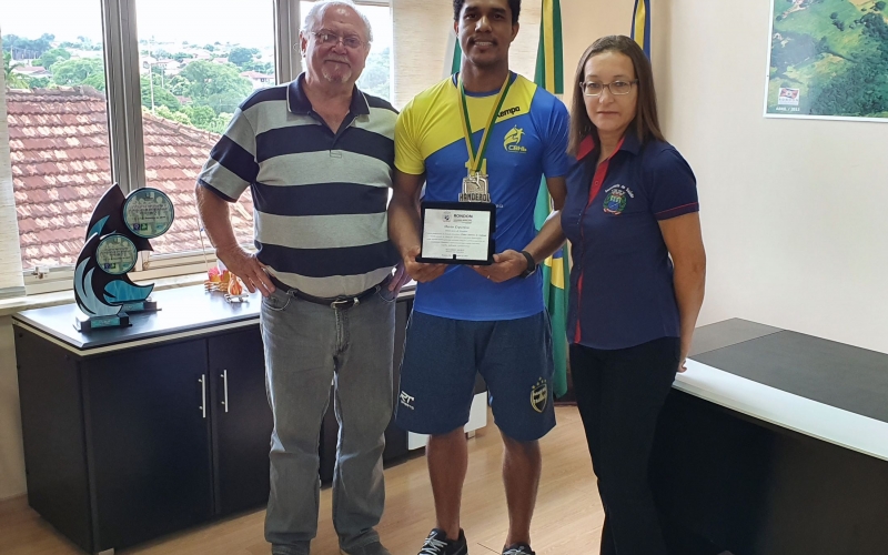Município de Rondon entrega honraria ao atleta da Seleção Brasileira de Handebol 