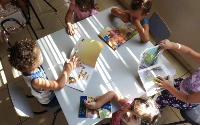 Professores Do Cmei Menino Deus Realizam Passeio Com Aula Educativa Semanalmente Até A Biblioteca Cidadã
